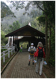 Timpohon Gate - her starter "The Summit Trail" - en af de f "vandreture" i Verden, der findes til en bjergtop i den hjde!